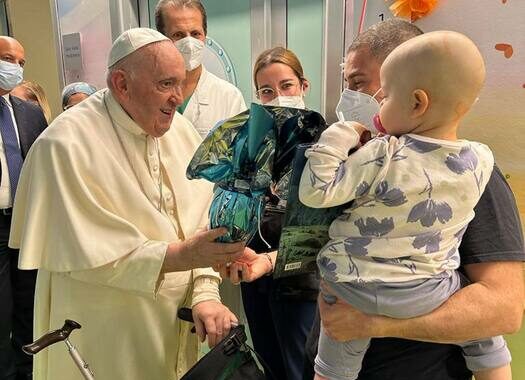 Domani il Papa lascia il Gemelli, saluta i bimbi malati