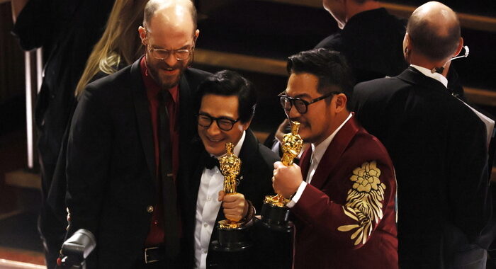 Evertything Everywhere vince l’Oscar per il miglior film