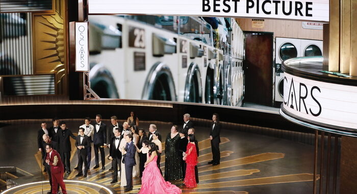 Everywhere Everything domina gli Oscar con 7 premi