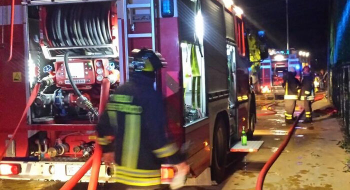 Fiamme in abitazione a Sesto Fiorentino, due morti