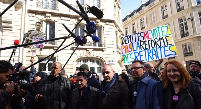 Francia: i sindacati annunciano nuove giornate di protesta