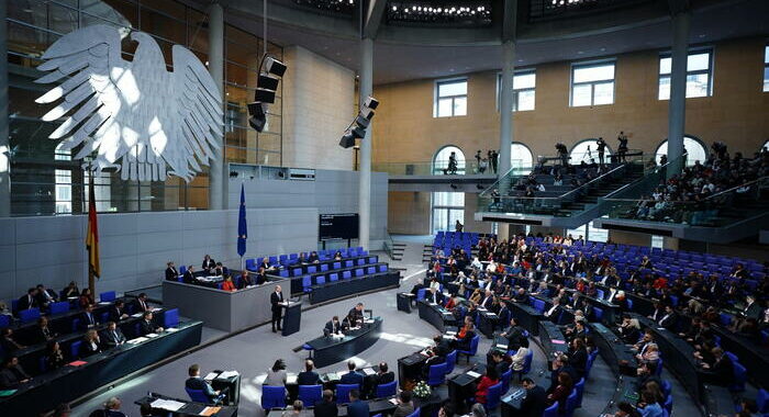 Germania: ok Bundestag a riduzione deputati a 630