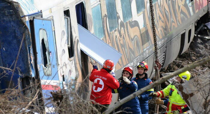 Grecia: scontro tra treni, arrestato un secondo ferroviere