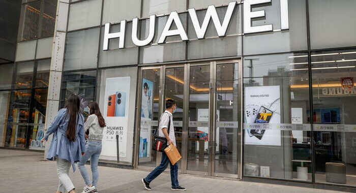 Huawei: migliaia componenti Usa sostituiti con versioni Cina