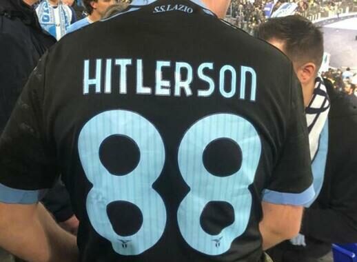 Identificato il tifoso con la maglia ‘Hitlerson’, è un tedesco