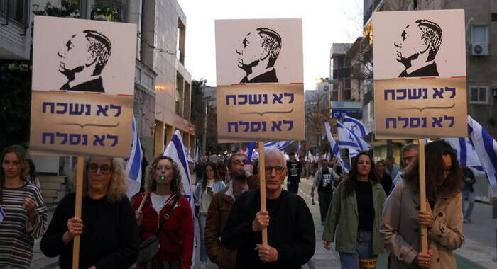Israele: in sciopero le ambasciate nel mondo, anche a Roma