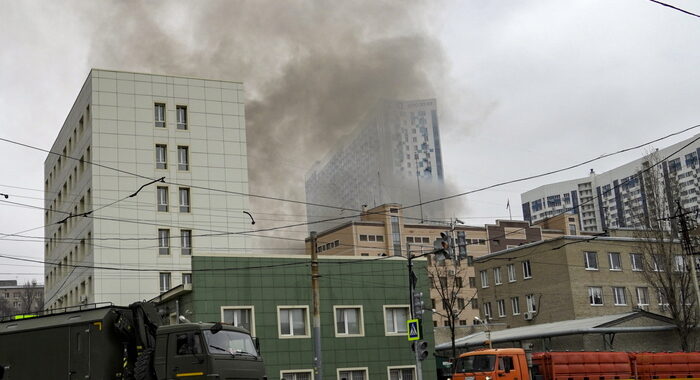 Kiev, estranei a incendio Rostov ma guardiamo con piacere