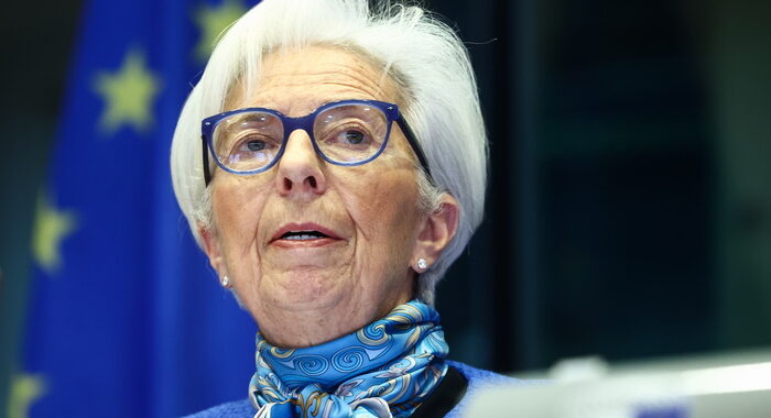 Lagarde, risoluti sull’inflazione ma guardiamo all’incertezza