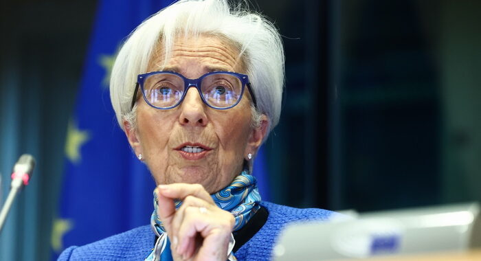Lagarde,esposizione banche eurozona a Credit Suisse limitata