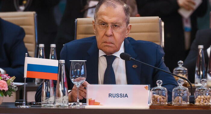 Lavrov, cerchiamo di finire guerra iniziata da Occidente