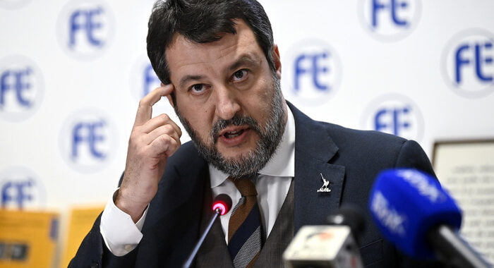 Migranti: Salvini, in malafede chi accusa Guardia costiera