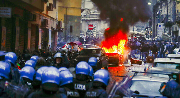 Napoli-Eintracht: domani udienza convalida per gli 8 arrestati