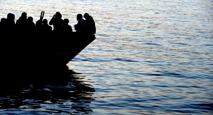 Naufragio al largo della Tunisia, 5 morti e 28 dispersi