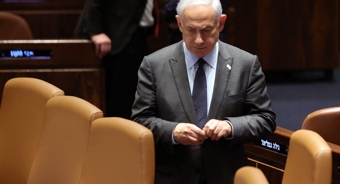 Netanyahu posticipa la riforma della giustizia