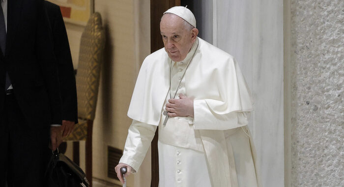 Papa, la Chiesa non può nascondere la tragedia degli abusi