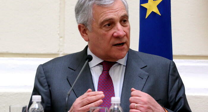 Tajani, mai parlato di mandare truppe da Occidente a Kiev