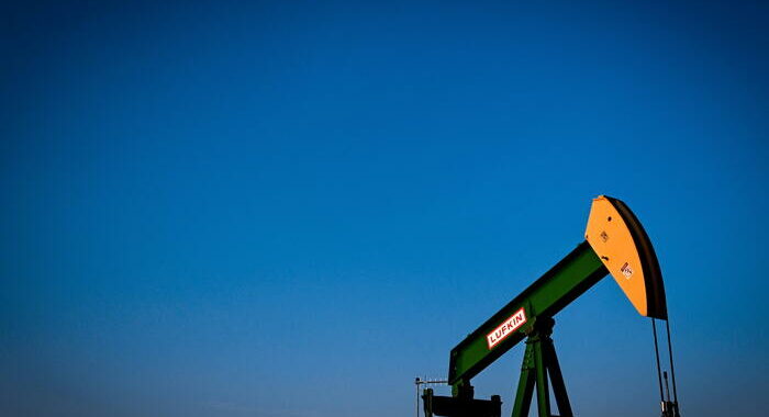 Tonfo del petrolio a New York, perde il 6,9%