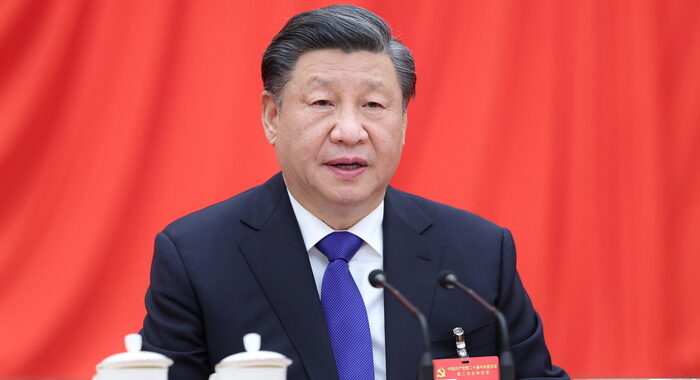 Xi ai militari, ‘rafforzare l’esercito per vincere le guerre’