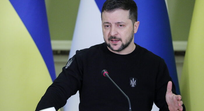 Zelensky, 170mila chilometri quadrati Paese coperti da mine