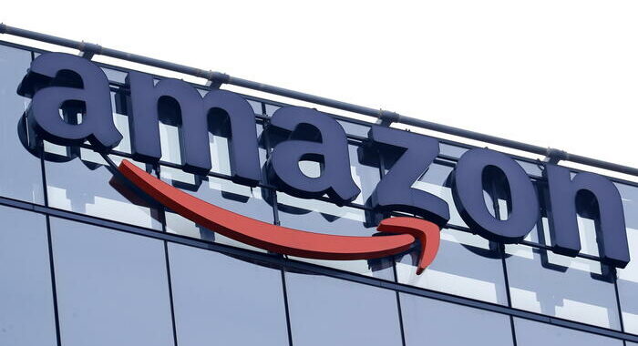 Amazon, nel 2022 rimossi 6 milioni di prodotti contraffatti
