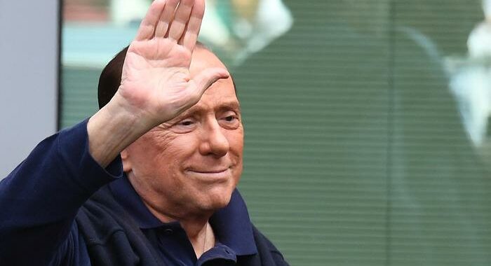 Berlusconi in terapia intensiva per problemi cardiovascolari