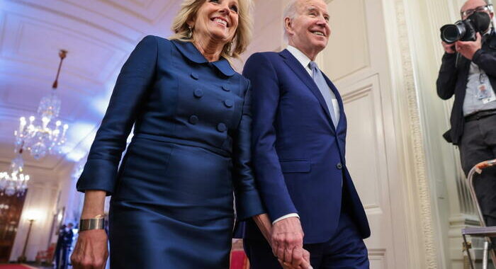 Biden e First Lady presentano la dichiarazione dei redditi