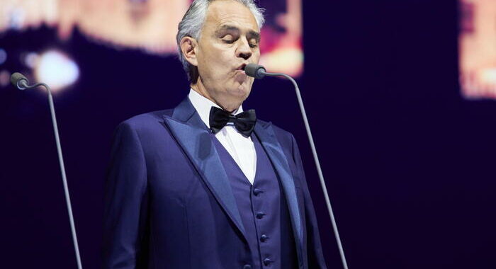 Bocelli si esibirà al concerto per l’incoronazione di re Carlo
