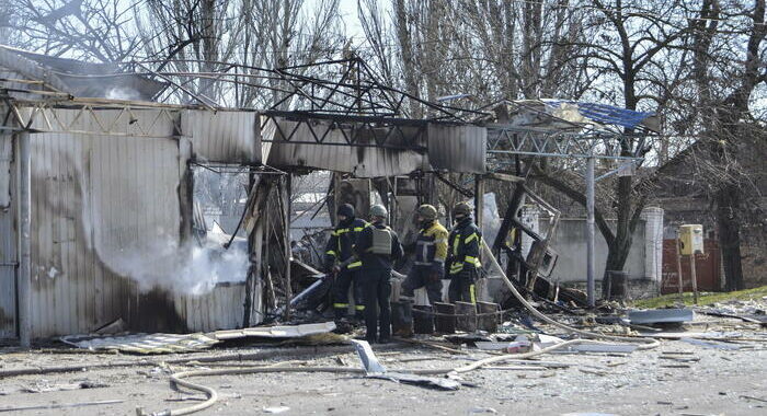 ‘Bombe sul mercato Kherson dopo la visita di Putin’