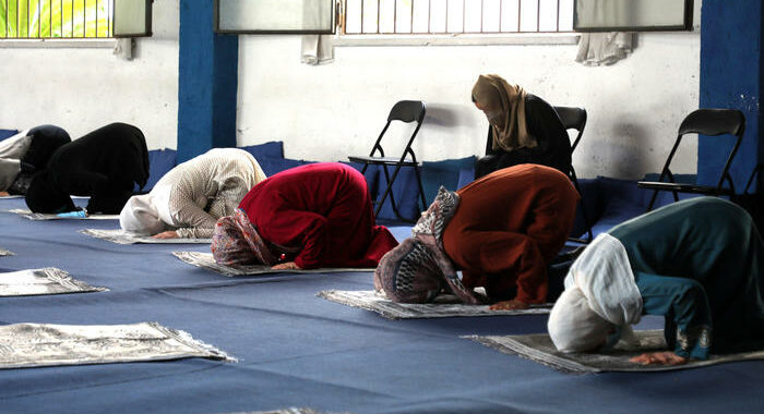 Crollo scala in moschea a Vicenza, 5 feriti