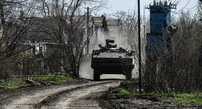 Esercito Kiev, offensive delle truppe russe nel Donetsk