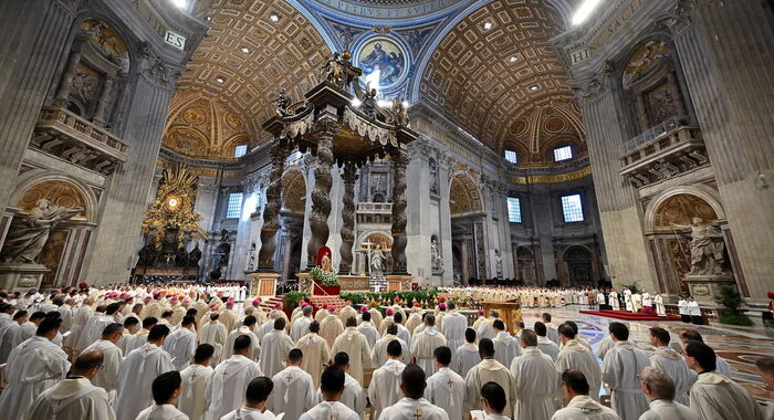 Il Papa ai sacerdoti, non sporcate la Chiesa con le cordate