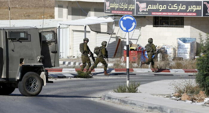 Israele, ‘uccisi i 2 palestinesi, hanno sparato ai soldati’