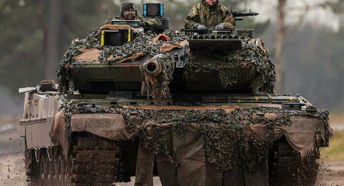 Ministro tedesco Difesa, da paesi Nato totale di 160 tank a Kiev