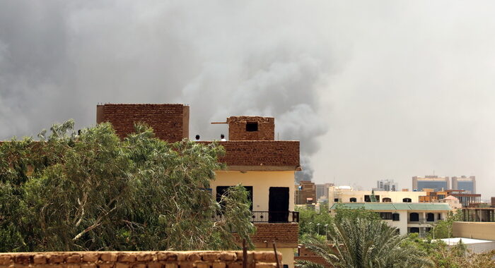 Sudan: medici, almeno 25 morti e 183 feriti negli scontri