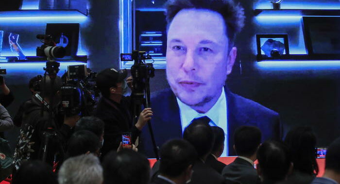 Tesla costruirà un nuovo impianto per le batterie in Cina