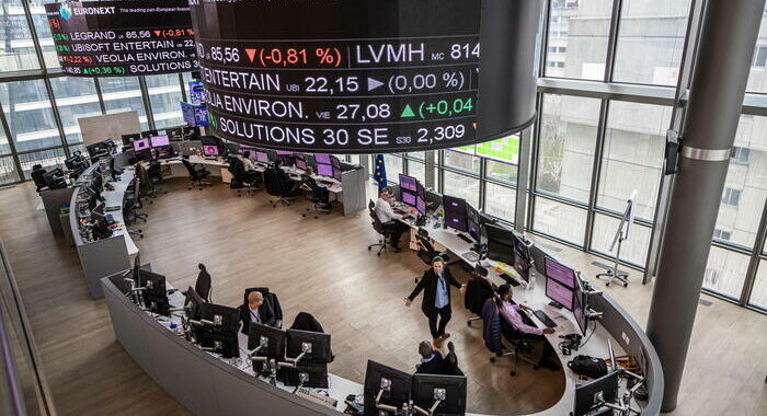 Borsa: l’Europa parte positiva, Parigi +0,38%