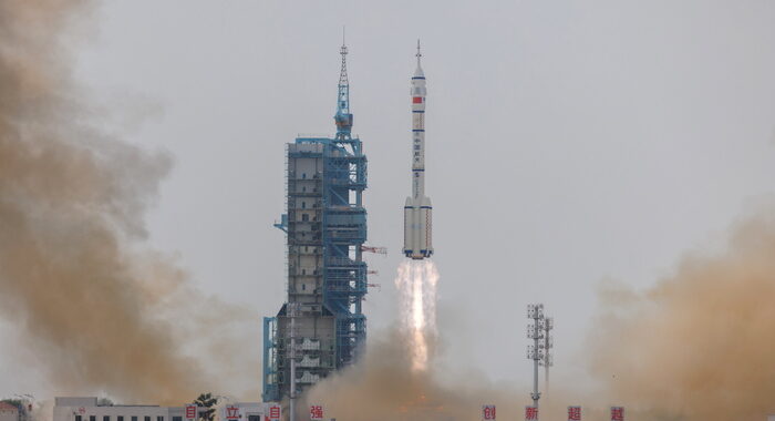 Cina, Shenzhou16 diretta verso stazione spaziale Tiangong