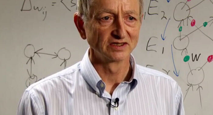 Il padrino dell’IA Geoffrey Hinton lascia Google: “Ci sono grossi pericoli”