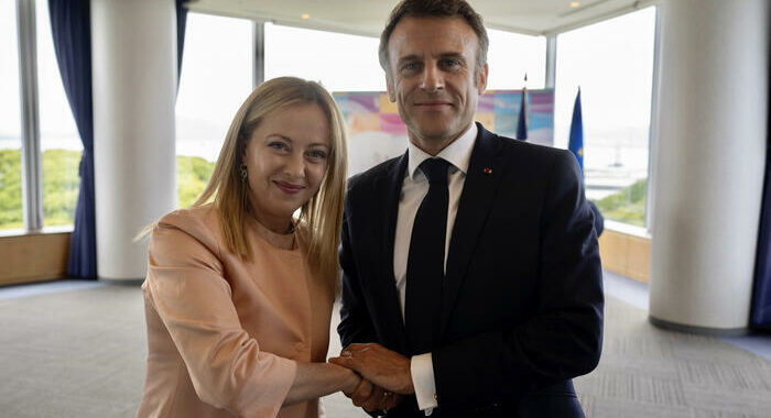 Incontro Meloni-Macron a margine del vertice del G7