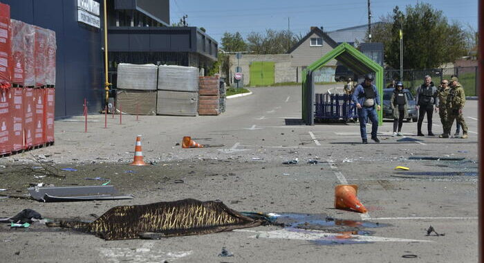 Kiev, sale a 18 morti il bilancio delle bombe su Kherson