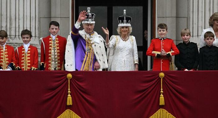 La famiglia reale sul balcone, suggello all’incoronazione