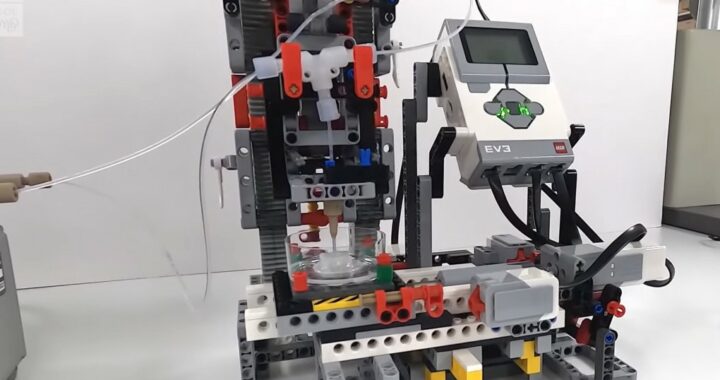 La stampante di pelle umana costruita con i Lego