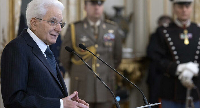 Mattarella, serve verità sulle gravi deviazioni dello Stato