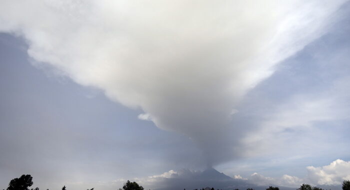 Messico: sale livello di allerta per il vulcano Popocatepetl