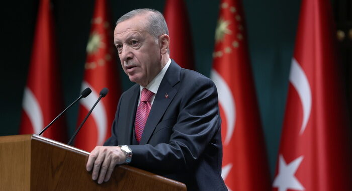 Presidente turco Erdogan, non sanzioneremo la Russia