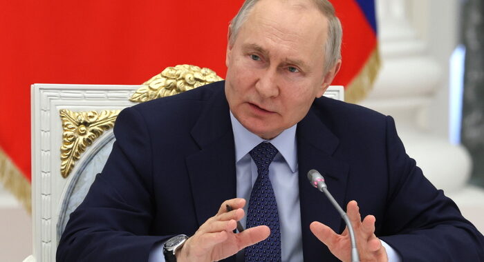 Putin, Kiev vuole terrorizzare i russi, vedremo che fare