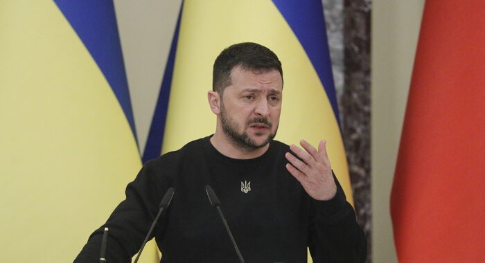 Zelensky, ‘presto azioni offensive, dopo avremo i caccia’