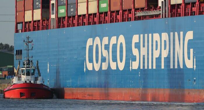 Alla cinese Cosco il 24,99% del terminal del porto di Amburgo