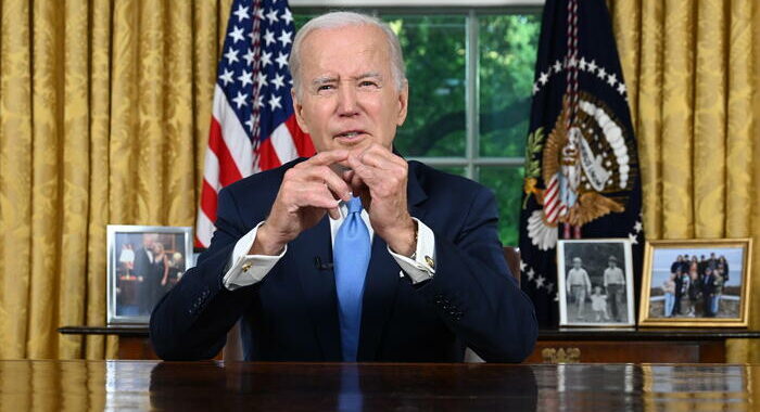 Biden firma l’accordo sul debito, Usa evitano il default