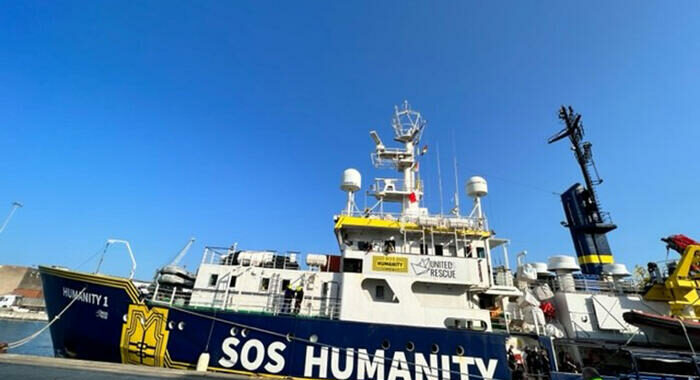 La Humanity 1 salva 30 migranti, assegnato il porto di Ancona